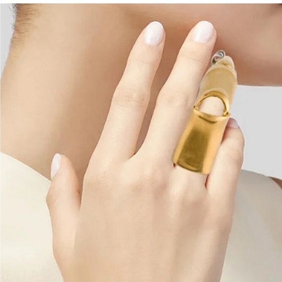 ARTICULATED FINGER statement RING - Picture 6 of 10